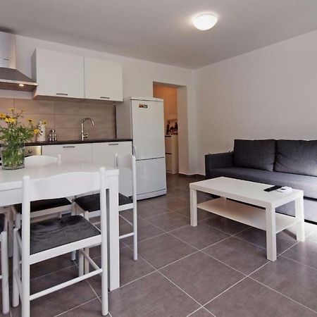 Apartments Mare Vodice Esterno foto