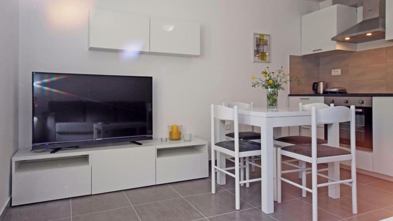 Apartments Mare Vodice Esterno foto