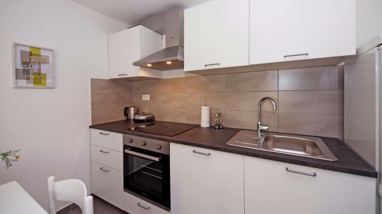 Apartments Mare Vodice Esterno foto