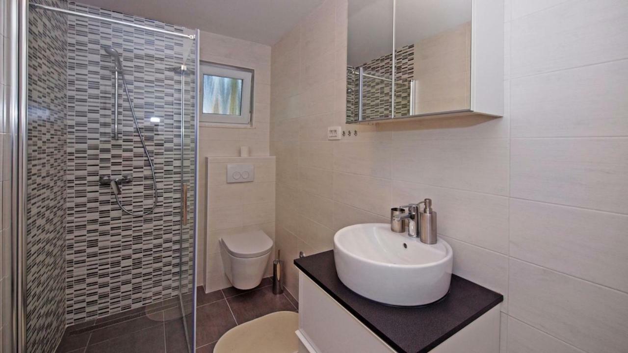 Apartments Mare Vodice Esterno foto