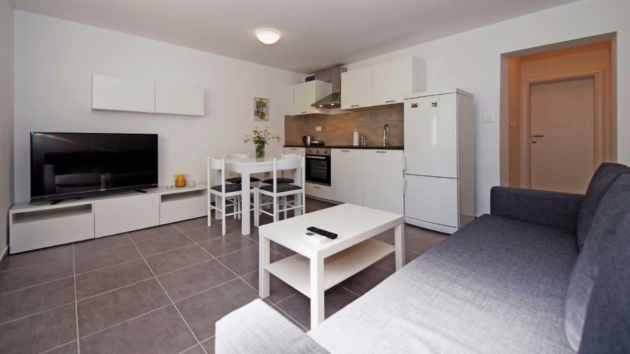 Apartments Mare Vodice Esterno foto